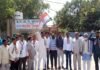गौशाला में मृत पायी गई गायों के मुद्दे को लेकर कांग्रेसियों ने किया धरना प्रदर्शन cows found dead in cowshed