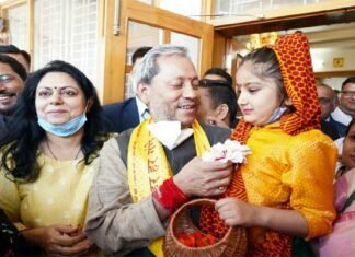 मुख्यमंत्री तीरथ ने बच्चों के साथ मनाया लोक पर्व फूलदेई त्योहार, बच्चों को दिए उपहार fool deyi