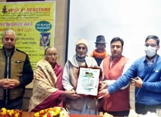 पहाड़ों में खेती बचाने को चकबंदी जरुरी, कल्जीखाल में आयोजित चकबंदी दिवस पर गणेश सिंह गरीब को लाइफ टाइम एचीवमेंट अवार्ड Life Time Achievement Award to Ganesh Singh Garib on Consolidation Day