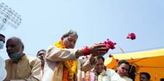 मुख्यमंत्री तीरथ रावत ने हरकी पैड़ी में गंगा पूजन कर की सर्व कल्याण की कामना Chief Minister Tirath Rawat prayed for Ganga and wished for all welfare