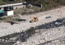 जेसीबी से खनन करने पर एसडीएम ने किया चालान jcb-khanan