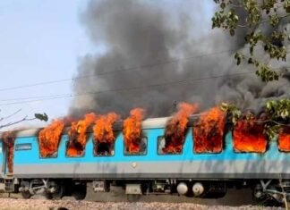 नई दिल्ली से देहरादून आ रही शताब्दी एक्सप्रेस में लगी भीषण आग Dehradun-shatabdi-express-train-coach-caught-fire- near-kansro-range