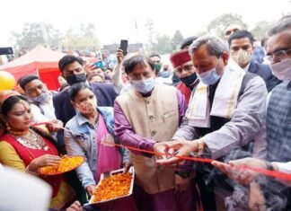 आजादी के 75 वर्ष पूर्ण होने पर पवेलियन मैदान देहरादून में आयोजित अमृत महोत्सव कार्यक्रम का मुख्यमंत्री ने किया शुभारंभ tirath-singjh