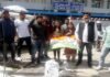 पौड़ी में युवा कांग्रेस और आप कार्यकर्ताओं ने सरकार का पुतला फूंककर किया प्रदर्शन youth-congress-protest against state government