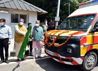 उत्तराखंड: मुख्यमंत्री ने 108 सेवा के 132 वाहनों को जनता को समर्पित किया 132-vehicles-of-108-service