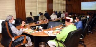 स्वतंत्रता सेनानियों का सम्मान सर्वोपरि, स्वतंत्रता सेनानियों के चित्र उनके पैतृक गांवों के पंचायत भवनों में लगाए जाएं : मुख्यमंत्री तीरथ Honor of freedom fighters is paramount