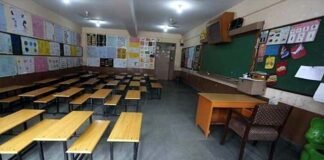 उत्तराखंड में इन तीन जिलों में 30 अप्रैल तक बंद रहेंगे स्कूल, शासनादेश जारी Schools will remain closed