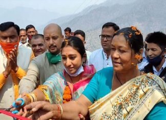 पर्यटन मंत्री के बेटे सुयश महाराज व पत्नी टीवी एक्ट्रेस मोहिना कुमारी ने किया शहीद द्वार का लोकार्पण Suyash Maharaj and wife TV actress Mohina Kumari