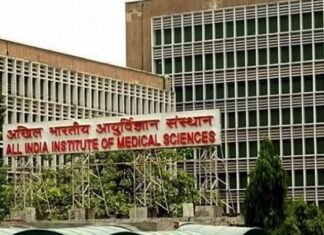 दिल्ली AIIMS के 35 डॉक्टर कोरोना पॉजिटिव, ज्यादातर लगवा चुके थे वैक्सीन की दोनों डोज, कल गंगाराम अस्पताल में भी 37 डॉक्टर मिले थे संक्रमित Delhi-aiims-doctor-corona-positive