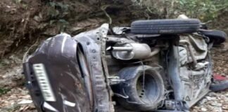 उत्तराखंड : बेटी की शादी के लिए गाँव जा रहे प्रवासियों की कार खाई में गिरी, पिता-पुत्री की मौत, 5 घायल, 27 अप्रैल को थी शादी car-accident-in-ramnagar