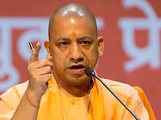 सार्वजनिक कार्यक्रमों में 100 से अधिक लोगों को मंजूरी नहीं : सीएम योगी cm-yogi