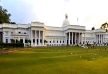 उत्तराखंड : IIT रुड़की बना कोरोना का नया हॉटस्पॉट, 88 छात्र हुए संक्रमित, कैंपस के पांच हॉस्टल किये सील IIT Roorkee becomes Corona's new hotspot, 88 students infected