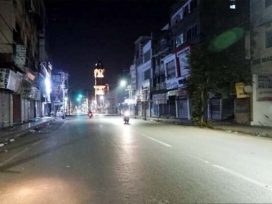 उत्तर प्रदेश में नाइट कर्फ्यू पूरी तरह खत्म, सतर्कता एवं सावधानी बरतना जरूरी night-curfew-in-up