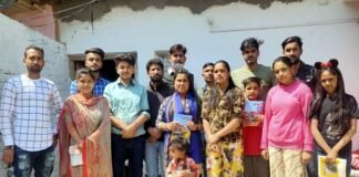 NSUI के 51वें स्थापना दिवस पर NSUI पौड़ी द्वारा गरीब छात्रों को उनके आवास पर जाकर पाठ्य सामाग्री भेंट की गई nsui-pauri