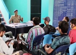 जगलों में लग रही आग को लेकर सतपुली थानाध्यक्ष ने ग्राम प्रधानों एवं ग्राम प्रहरियों के साथ की बैठक santosh pathwal-sho-satpuli