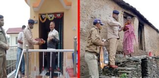 कोरोना संकट काल में बुजुर्ग व्यक्तियों की कुशलक्षेम पूछने उनके आवास पर पहुंचे पौड़ी जनपद पुलिस के क्षेत्राधिकारी, कम्यूनिटी बास्केट से राशन किट की भेंट