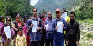 चमोली : पुल निर्माण नहीं होने से ग्रामीण परेशान Villagers upset due to lack of bridge construction