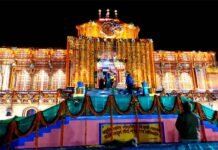 चारधाम यात्रा 2021 : ब्रह्ममुहूर्त में विधि-विधान से खुले विश्वप्रसिद्ध बदरीनाथ धाम के कपाट badrnath-dham