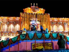 चारधाम यात्रा 2021 : ब्रह्ममुहूर्त में विधि-विधान से खुले विश्वप्रसिद्ध बदरीनाथ धाम के कपाट badrnath-dham
