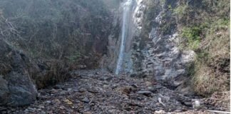 कोरोना काल में भी गंदा पानी पीने को मजबूर बंदूण गांव के ग्रामीण bandun-gaon