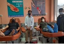 कोरोना संकट काल में जरूरतमंदों की मदद कर मानवता का धर्म निभा रहे हैं, श्रद्धा संस्था के स्वयंसेवक