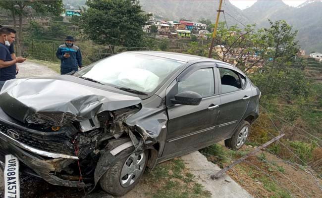 Car stuck on the roadside wire after colliding with a rock near Kaljikhal market