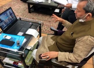 उत्तराखंड: कोविड के खिलाफ लड़ाई में मुख्यमंत्री ने देश के जाने माने उद्योगपतियो से माँगा सहयोग uttarakhand CM sought cooperation from top industrialists of the country In the fight against covid