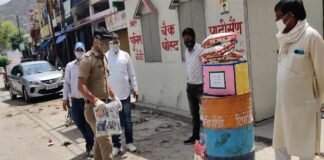 पाटीसैण चौकी में कम्युनिटी बास्केट में जनप्रतिनिधियों ने दिए 20 राशन किट community basket at Patisain Chowki
