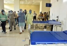 सीएम तीरथ ने ऋषिकेश आईडीपीएल में निर्माणाधीन 500 बेड के कोविड अस्पताल का निरीक्षण किया CM Tirath inspects 500-bed covid Hospital under construction at IDPL Rishikesh