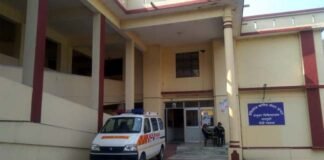 सतपुली : कोविड केयर सेंटर में जान जोखिम में डालकर अपनी जिम्मेदारी निभा रहे कोरोना योद्धा covid-care-center-satpuli