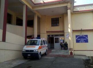 सतपुली : कोविड केयर सेंटर में जान जोखिम में डालकर अपनी जिम्मेदारी निभा रहे कोरोना योद्धा covid-care-center-satpuli