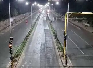 उत्तराखंड : देहरादून सहित इन जिलों में 6 मई तक बढ़ा कोरोना कर्फ्यू, दोपहर 12 बजे तक ही खुलेंगी आवश्यक वस्तुओं की दुकाने Lockdown extended for two days in UP