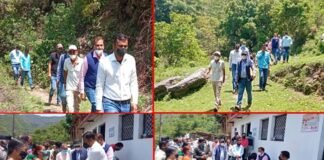 प्रवासियों की सुध लेने 3 किमी पैदल चलकर गांव पहुंचे पौड़ी डीएम, हमारे सवांददाता जगमोहन डांगी की खबर का असर dm-vijay-jogdande-pauri