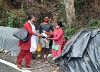 सतपुली : कोरोना काल में गरीब असहायों की आस बनी किन्नर ऋतु रावत