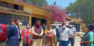 विधायक कोली ने जिला अस्पताल पौड़ी में कोविड संक्रमित वार्ड का निरीक्षण करते हुए सम्बन्धित अधिकारियों को आवश्यक निर्देश दिये mla-mukesh-koli