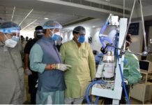 सीएम तीरथ ने किया कोविड केयर सेन्टर का निरीक्षण