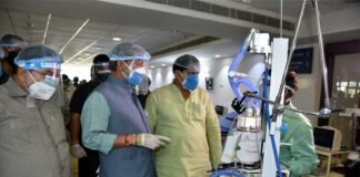 सीएम तीरथ ने किया कोविड केयर सेन्टर का निरीक्षण