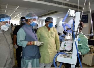 सीएम तीरथ ने किया कोविड केयर सेन्टर का निरीक्षण
