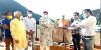 पर्यटन मंत्री ने चौबट्टाखाल विधानसभा को दिए कंसंट्रेटर, ऑक्सीमीटर और थर्मल स्कैनर satpal-maharaj