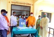 पर्यटन मंत्री सतपाल महाराज ने सामुदायिक स्वास्थ्य केंद्र नौगांव खाल के चिकित्सकों को भेंट किया आक्सीजन कंसंट्रेटर