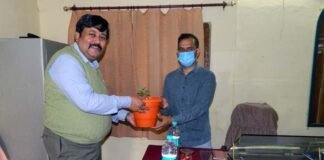 CDO आशीष भटगांई ने प्रसार प्रशिक्षण केन्द्र पौड़ी द्वारा संचालित कार्यक्रमों को लेकर अधिकारियों एवं कार्मिकों के साथ की चर्चा CDO Ashish Bhatgai