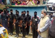 मुख्यमंत्री ने शहीद जवान मनदीप नेगी के गांव पहुंचकर उनको दी श्रद्धांजलि, अंतिम यात्रा में उमड़ा जनसैलाब CM Tirath paid tribute to martyr Mandeep Negi