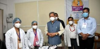 मुख्यमंत्री तीरथ ने किया टीकाकरण कार्यक्रम की व्यवस्थाओं का निरीक्षण Chief Minister Tirath inspected the arrangements for the vaccination program