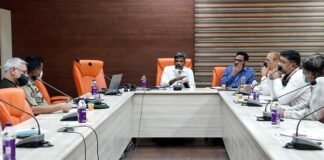 उत्तराखंड राज्य आपदा प्रबंधन प्राधिकरण ने आगामी मानसून के सन्दर्भ मे सैन्य, अर्धसैन्य बलों एवं दूरसंचार विभाग के अधिकारियों के साथ की बैठक Meeting with officers of military, paramilitary forces and telecom department