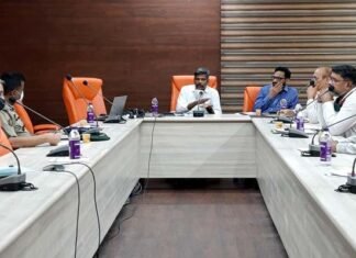उत्तराखंड राज्य आपदा प्रबंधन प्राधिकरण ने आगामी मानसून के सन्दर्भ मे सैन्य, अर्धसैन्य बलों एवं दूरसंचार विभाग के अधिकारियों के साथ की बैठक Meeting with officers of military, paramilitary forces and telecom department