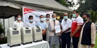 मुख्यमंत्री को सीएसआर के तहत महिन्द्रा ग्रुप ने सौंपे ऑक्सीजन कन्सन्ट्रेटर्स Mahindra Group handed over oxygen concentrators