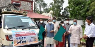 मुख्यमंत्री ने हिल-मेल फाउंडेशन की ’ससम्मान राहत सेवा’ को दिखाई हरी झंडी, पौड़ी, बागेश्वर जिले के लिए भेजा गया राशन, सैनिटाइजर, मास्क और पीपीई किट Chief Minister flagged off Hill-Mail Foundation's 'Respect Relief Service'