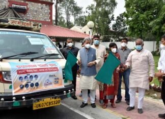 मुख्यमंत्री ने हिल-मेल फाउंडेशन की ’ससम्मान राहत सेवा’ को दिखाई हरी झंडी, पौड़ी, बागेश्वर जिले के लिए भेजा गया राशन, सैनिटाइजर, मास्क और पीपीई किट Chief Minister flagged off Hill-Mail Foundation's 'Respect Relief Service'