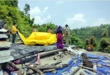 सतपुली पुलिस ने बुजुर्ग विधवा महिला की मदद के लिए बढ़ाया हाथ Satpuli police extended their help to the elderly widow woman