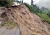 पौड़ी जनपद में भारी बारिश के चलते 82 मोटरमार्गों पर ठप हुआ यातायात Traffic-stalled-on-82-motor